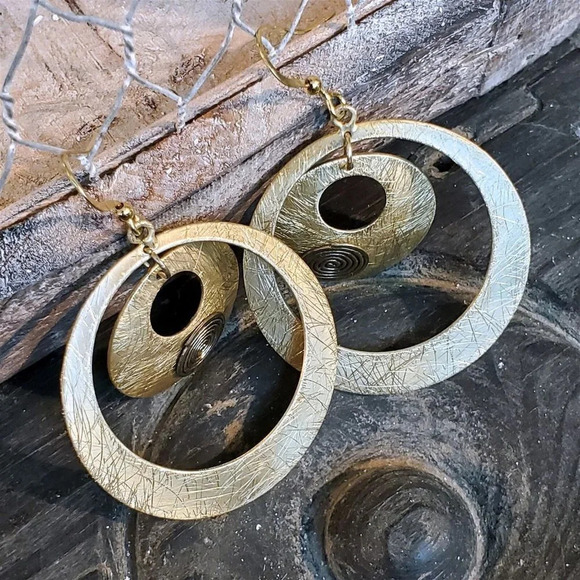 Rodeo Drive Super Lightweight Gold Plated Surgical Steel Double Hoop Earrings - Picture 7 of 11